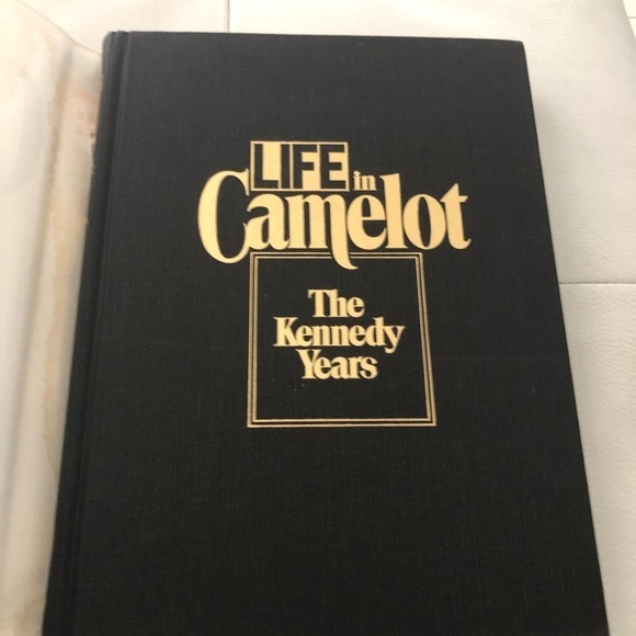 📕LIFE in Camelot 📕 - Picture 7 of 7